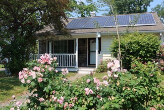 15 Crestwood Ct, Albany, NY 12208
