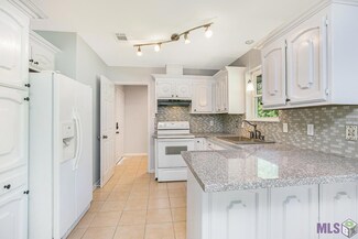 26817 Pen Dr, Walker, LA 70785
