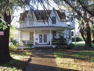 699 E 15th St, Chico, CA 95928