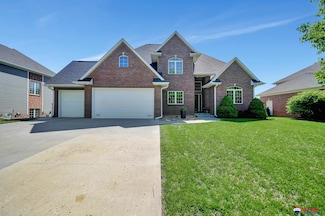 6724 S Ridge Dr, Lincoln, NE 68512