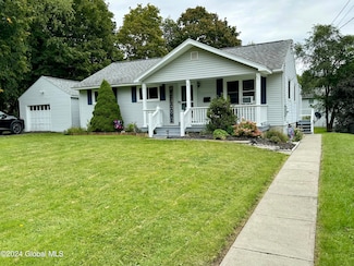 23 Woodrow Rd, Amsterdam, NY 12010