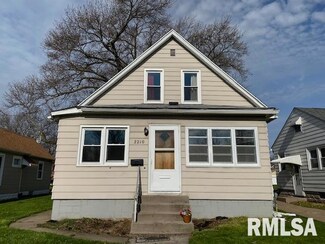 2210 15th St, Rock Island, IL 61201