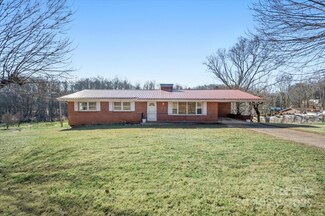 700 Justice Ridge Rd, Candler, NC 28715
