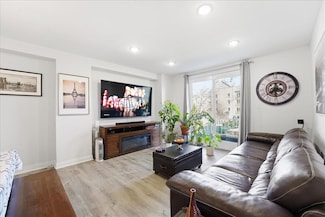 101 Shearwater Ct E Unit 28, Jersey City, NJ 07305