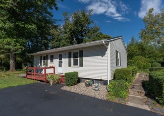 5108 W Saucon Ave, Center Valley, PA 18034