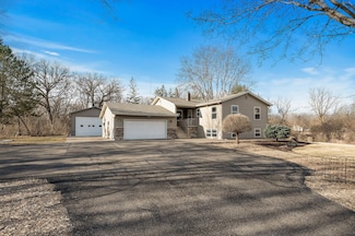 2072 Eaglewood Ln, Shakopee, MN 55379