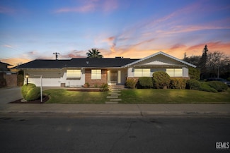 3048 Jacaranda Dr, Bakersfield, CA 93301