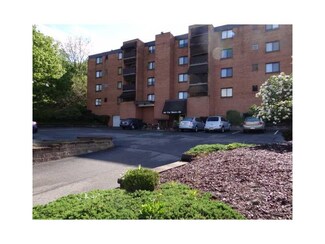 416 Isabella St Unit 402, Oakmont, PA 15139