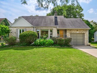 1959 Palmgren Dr, Glenview, IL 60025