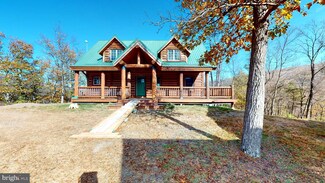 15 Potomac Ave, Petersburg, WV 26847