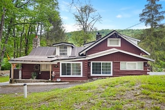 88 Lakeside Dr, Sussex, NJ 07461