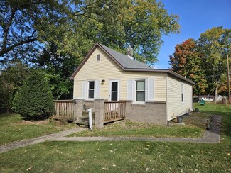 909 Plain St, La Porte, IN 46350