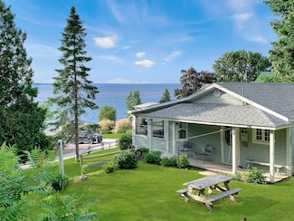 121 Platt Rd, Highgate, VT 05488