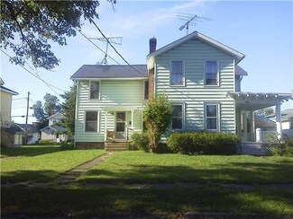 512 S Academy St, Medina, NY 14103