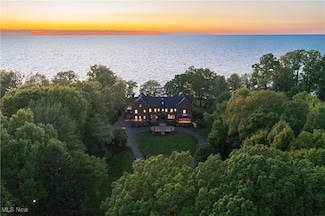 12725 Lake Shore Blvd, Cleveland, OH 44108