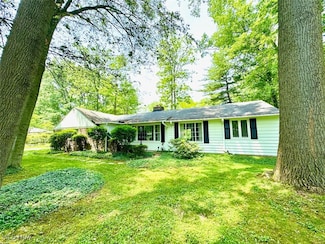 6205 S Woodlane Dr, Cleveland, OH 44143