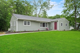 40 Westwood Dr, Newburgh, NY 12550