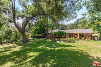 1064 Meadows End Dr, Calabasas, CA 91302
