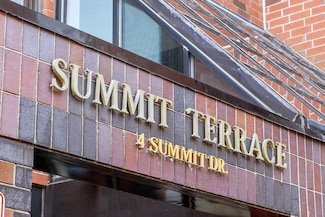 4 Summit Dr Unit 302, Reading, MA 01867