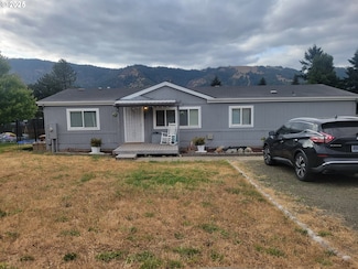 160 Broken Bow Ct, Myrtle Creek, OR 97457