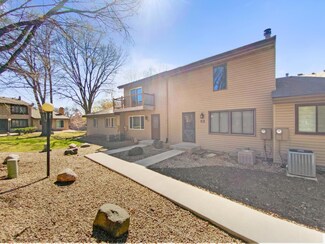 232 River Woods Ln, Burnsville, MN 55337