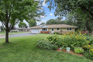 7810 Gloria Cir, New Brighton, MN 55112