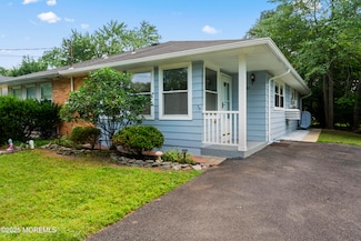 23 Niagara Dr, Toms River, NJ 08753