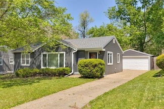 6411 School St, Windsor Heights, IA 50324