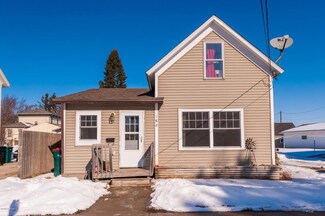182 W 4th St, Zumbrota, MN 55992