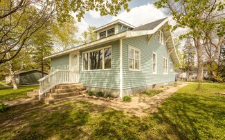 104 N Oak St, Alexandria, MN 56308