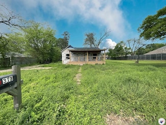 313 N West St, Atlanta, TX 75551