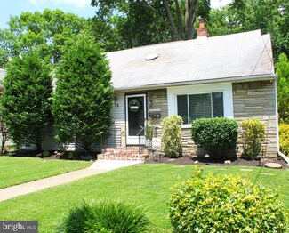18 N Browning Ave, Somerdale, NJ 08083
