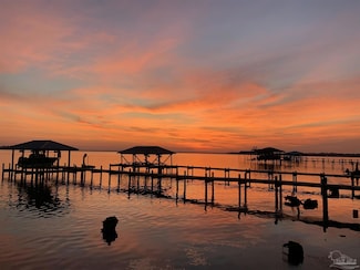 880 Paradise Beach Cir, Pensacola, FL 32506