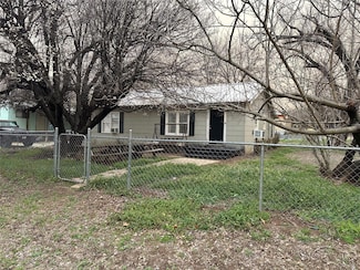 209 2nd St, Glen Rose, TX 76043