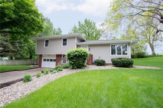 1315 Hyvue St, Adel, IA 50003