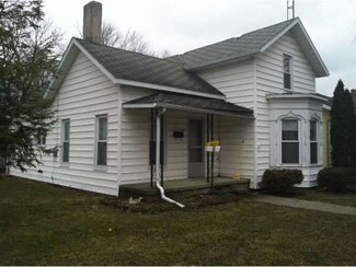 201 W 4th St, Genoa, OH 43430