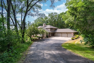 N2015 Stonecrest Rd, La Crosse, WI 54601