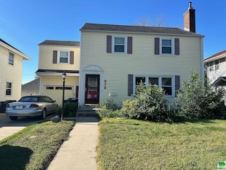 919 W Cherry St, Cherokee, IA 51012