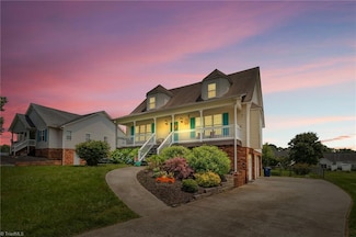 2118 Hogan Point Dr, Winston Salem, NC 27127