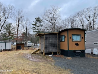 13 Booboo Ln, Hawley, PA 18428