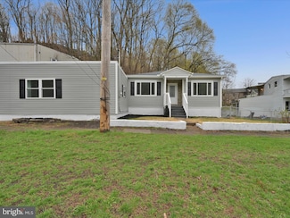 652 Mauch Chunk St, Pottsville, PA 17901