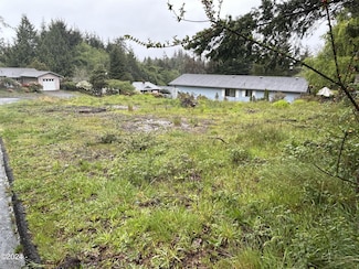 845 SE Ball Blvd, Waldport, OR 97394