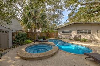 2128 Bruce Dr, Saint Simons Island, GA 31522