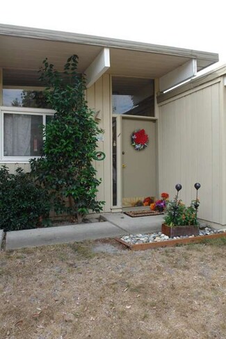 2425 Alvin St, Mountain View, CA 94043