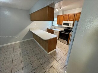 2811 SW Archer Rd Unit N116, Gainesville, FL 32608