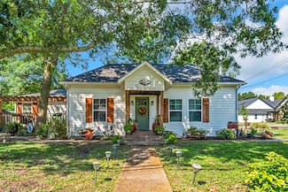 182 Douglas St, van Alstyne, TX 75495