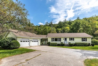 1328 E Arlington Rd, Arlington, VT 05250