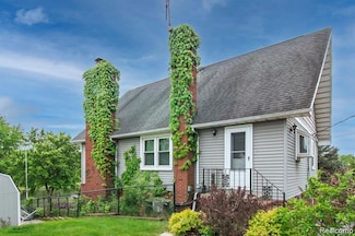 3266 Benstein Rd, Commerce Township, MI 48382