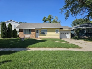 709 E 6th St, Lexington, NE 68850