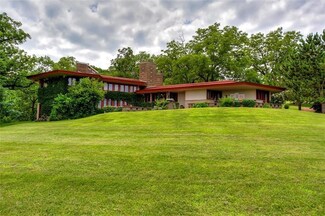 1684 Mueller Ct, Winterset, IA 50273
